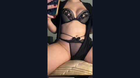 Snapshot of fancy_girl2424 chatting on 15, 1, 2025 fancy_girl2424 online show from 15, 1, 2025