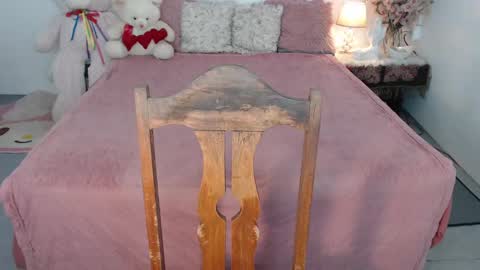 Layla online show from 10, 2, 2025