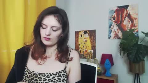 Nadine online show from 5, 3, 2025