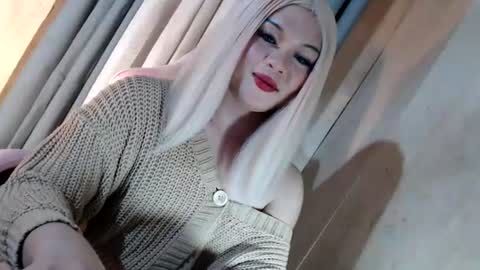 Snapshot of fantasticcock69_daniella chatting on 25, 6, 2026 DANIELLA - DONT FORGET TO GIVE ME A THUMBSU UP online show from 25, 6, 2026
