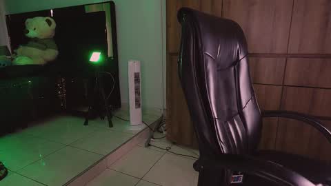 farid_jake_ online show from 22, 10, 2025