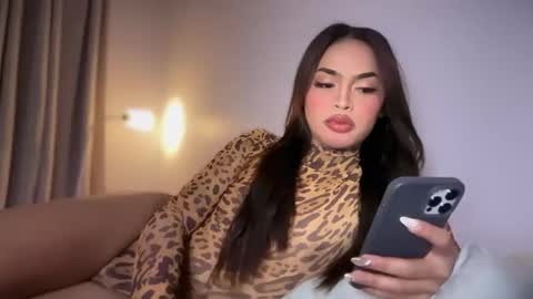 farrahmoanx online show from 8, 6, 2026