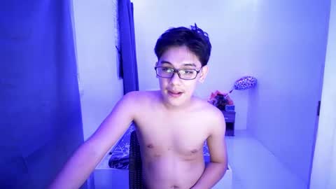 Snapshot of fastfucker_22 chatting on 7, 3, 2025 fastfucker_22 online show from 7, 3, 2025