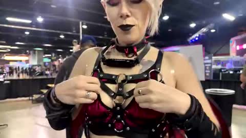  Lily  Waifu  online show from 10, 4, 2026