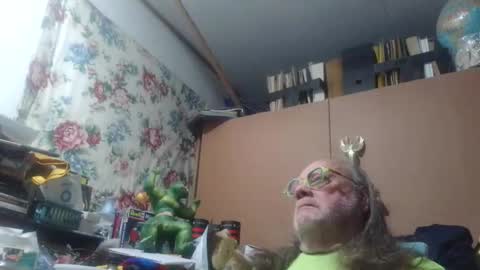 Snapshot of fatfreddythecat chatting on 18, 5, 2026 Fred. online show from 18, 5, 2026