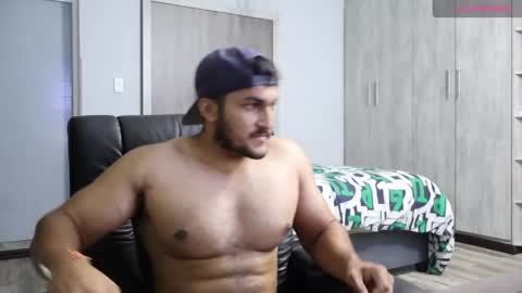 fatherfly001 online show from 5, 4, 2026