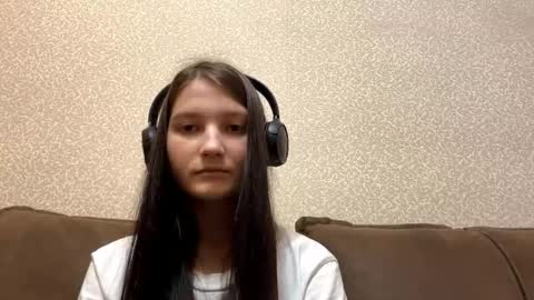 Aurora 18yo online show from 20, 10, 2025