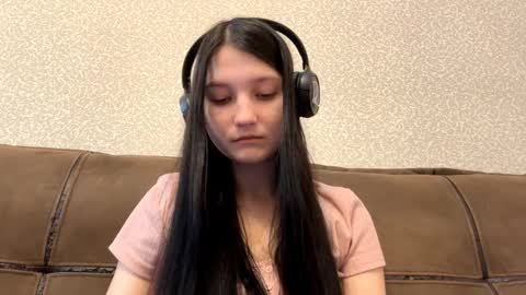 Snapshot of faustinabartosh chatting on 14, 1, 2026 Aurora 18yo online show from 14, 1, 2026