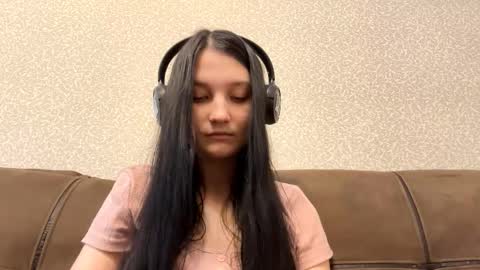 Snapshot of faustinabartosh chatting on 15, 1, 2026 Aurora 18yo online show from 15, 1, 2026