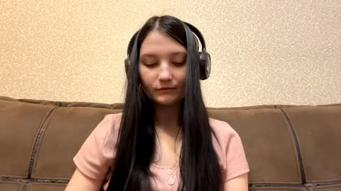 Snapshot of faustinabartosh chatting on 16, 1, 2026 Aurora 18yo online show from 16, 1, 2026