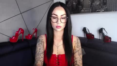 Faye online show from 28, 9, 2025