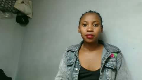 Snapshot of fayence09 chatting on 12, 9, 2025 fayence09 online show from 12, 9, 2025