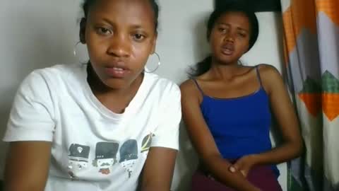 Snapshot of fayence09 chatting on 19, 10, 2025 fayence09 online show from 19, 10, 2025