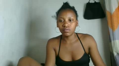 Snapshot of fayence09 chatting on 21, 10, 2025 fayence09 online show from 21, 10, 2025