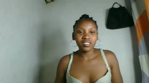 Snapshot of fayence09 chatting on 22, 10, 2025 fayence09 online show from 22, 10, 2025