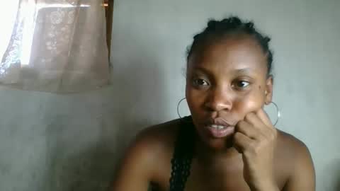 Snapshot of fayence09 chatting on 25, 10, 2025 fayence09 online show from 25, 10, 2025