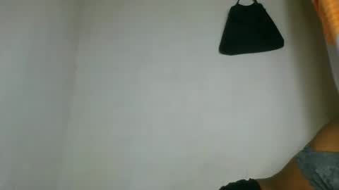 Snapshot of fayence09 chatting on 28, 10, 2025 fayence09 online show from 28, 10, 2025