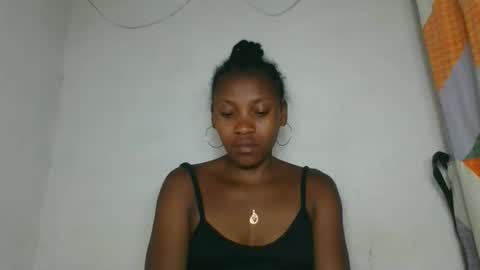 Snapshot of fayence09 chatting on 8, 11, 2025 fayence09 online show from 8, 11, 2025