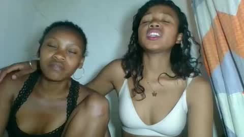 Snapshot of fayence09 chatting on 18, 11, 2025 fayence09 online show from 18, 11, 2025