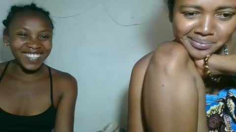 Snapshot of fayence09 chatting on 24, 11, 2025 fayence09 online show from 24, 11, 2025