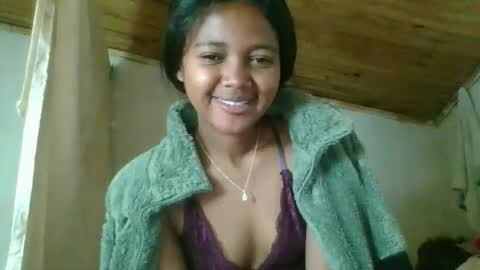 Snapshot of fayence09 chatting on 17, 12, 2025 fayence09 online show from 17, 12, 2025