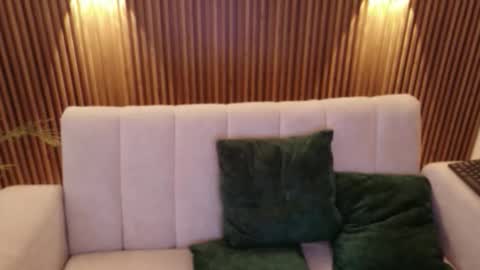 Feelena online show from 7, 11, 2025