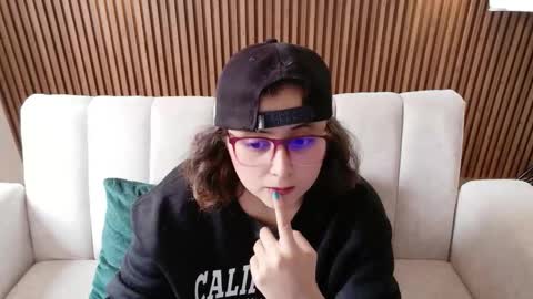 Snapshot of feelina_firesoul chatting on 3, 3, 2026 Feelena online show from 3, 3, 2026