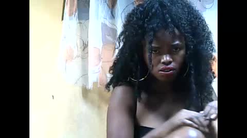 Snapshot of felicia422300 chatting on 24, 5, 2026 felicia422300 online show from 24, 5, 2026