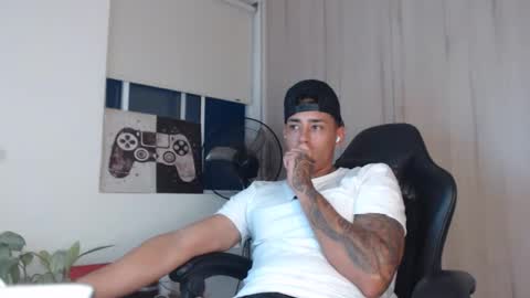 Snapshot of felilope23 chatting on 16, 5, 2026 felilope23 online show from 16, 5, 2026