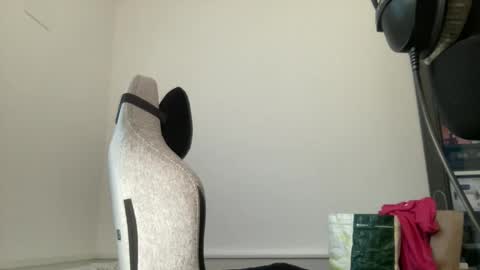 Snapshot of feline_shine chatting on 27, 12, 2024 feline_shine online show from 27, 12, 2024