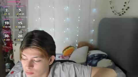 Snapshot of felix_leex chatting on 17, 12, 2025 Felix leex online show from 17, 12, 2025