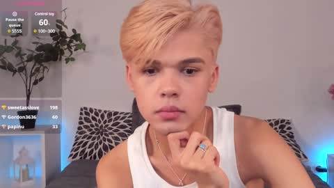 Snapshot of felix_rey chatting on 2, 2, 2025 Felix online show from 2, 2, 2025