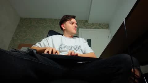 Snapshot of felixstark chatting on 21, 10, 2025 FelixStark online show from 21, 10, 2025