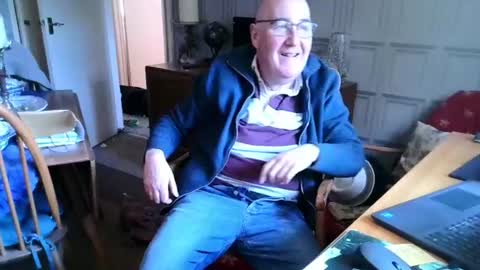 Adam online show from 2, 2, 2025