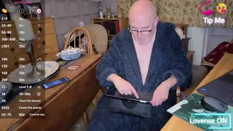 Adam online show from 1, 11, 2025