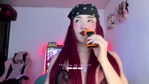 Snapshot of fem_boy6 chatting on 5, 3, 2025 fem_boy6 online show from 5, 3, 2025