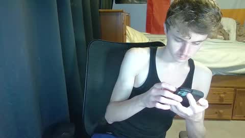 Snapshot of femboyangel chatting on 15, 12, 2024 femboyangel online show from 15, 12, 2024