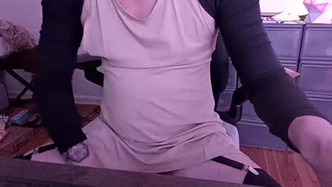 Snapshot of femme_mystique chatting on 6, 11, 2025 femme_mystique online show from 6, 11, 2025