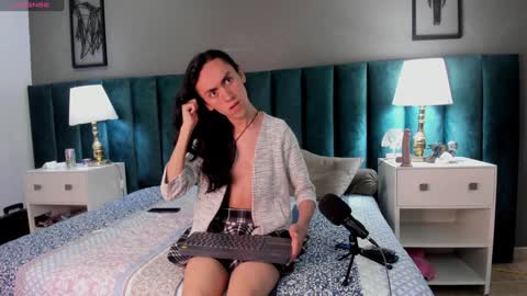 Snapshot of fenix_karoll chatting on 9, 12, 2024 Karol online show from 9, 12, 2024