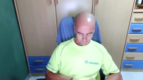Snapshot of fernandez83 chatting on 8, 6, 2026 fernandez83 online show from 8, 6, 2026