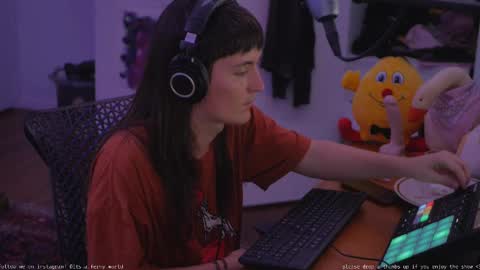 Snapshot of fernydew chatting on 13, 2, 2025 Fern next stream 430pm Monday PST online show from 13, 2, 2025