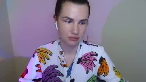 Snapshot of fialin_ chatting on 2, 7, 2026 Mia online show from 2, 7, 2026