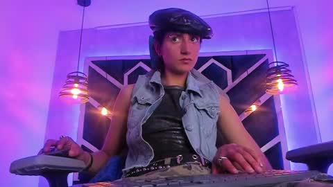   online show from 15, 1, 2025