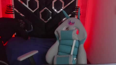   online show from 30, 1, 2025