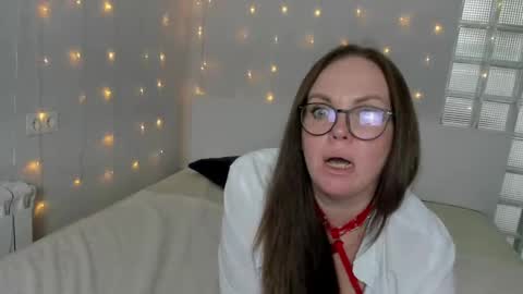 Fiery Stella online show from 6, 3, 2025