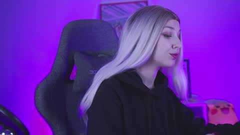 Snapshot of filipinaadams chatting on 21, 12, 2024 cap and Lana online show from 21, 12, 2024