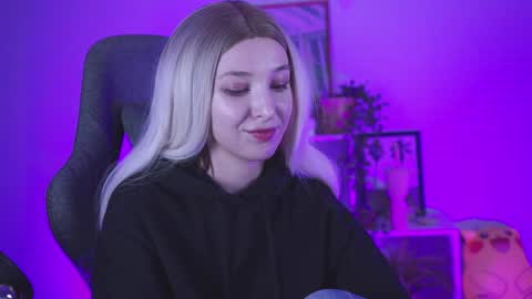 Snapshot of filipinaadams chatting on 21, 12, 2024 cap and Lana online show from 21, 12, 2024