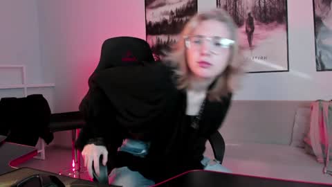 Snapshot of filipinaadams chatting on 7, 2, 2025 cap and Lana online show from 7, 2, 2025