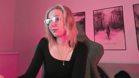 Snapshot of filipinaadams chatting on 2, 3, 2025 cap and Lana online show from 2, 3, 2025