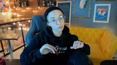 Snapshot of filipinaadams chatting on 18, 9, 2025 cap and Lana online show from 18, 9, 2025